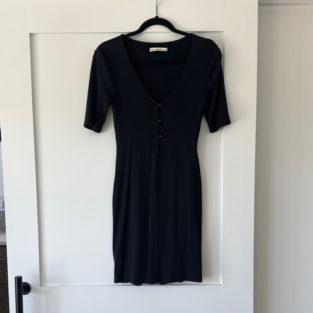NWOT Abercrombie Black V-Neck Dress